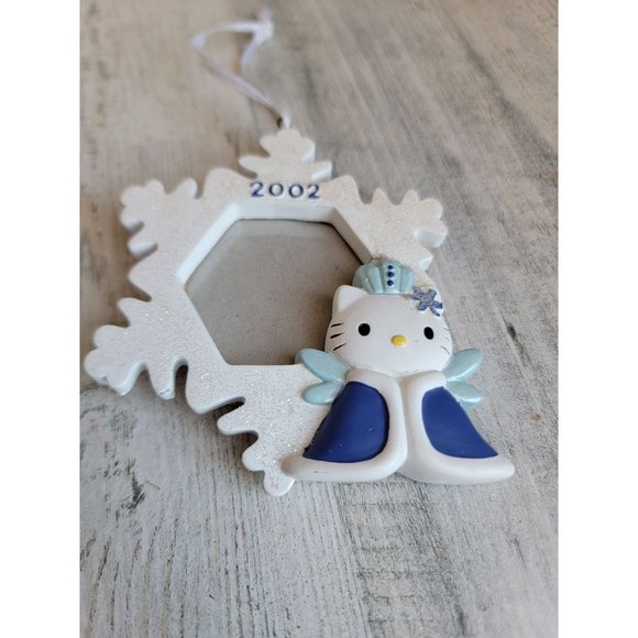 Hello Kitty 2002 vintage snow queen mini photo frame ornament Xmas - Picture 2 of 5